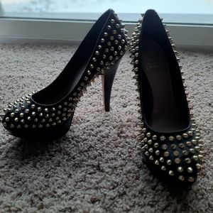 Vince cumuto  rare studded  platform Leather